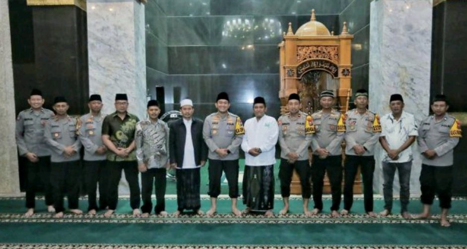 Kapolres Blitar Safari Tarawih, Ajak Masyarakat Jaga Kamtibmas Selama Ramadhan 1446 H/2025