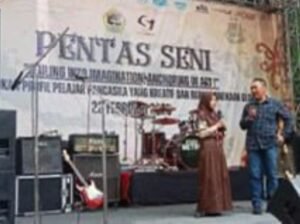 Motivasi dan lnspirasi Kadindik  Warnai Pentas Seni SMP Negeri 1 Tulungagung