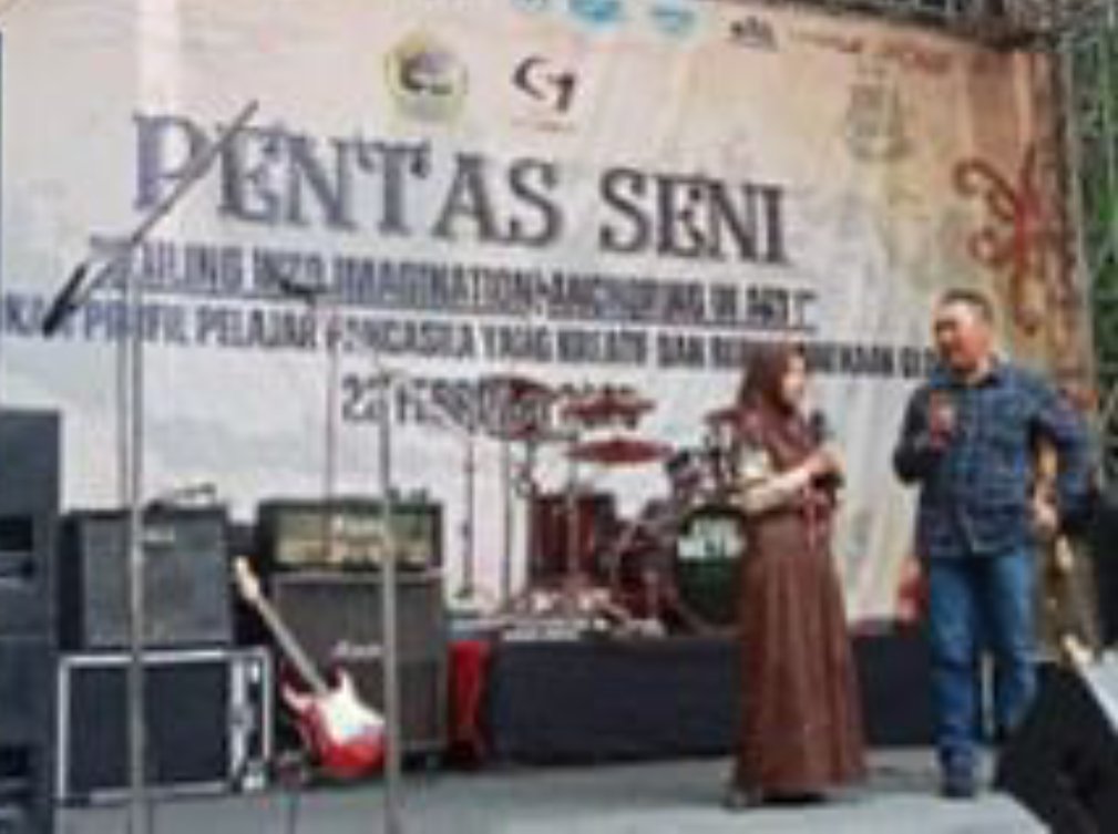 Motivasi dan lnspirasi Kadindik Warnai Pentas Seni SMP Negeri 1 Tulungagung