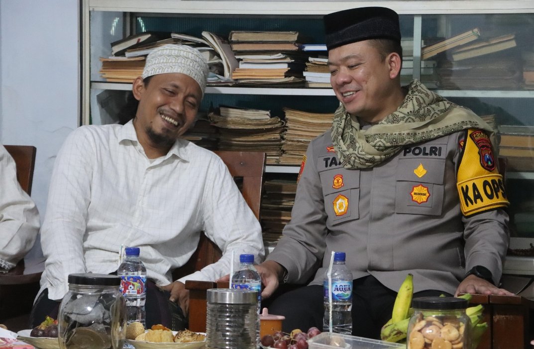 Silaturahmi Ramadhan 1446 H/2025,  Kapolres Tulungagung Tarawih di Ponpes Al Falah