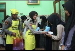 Polres Tulungagung Berbagi Kebahagiaan Anak Panti Asuhan Lewat Mobil Senyum