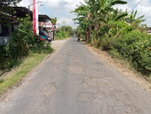 Jalan Rusak di Desa Waung, Harapan Warga, Pemerintah Bertindak Cepat
