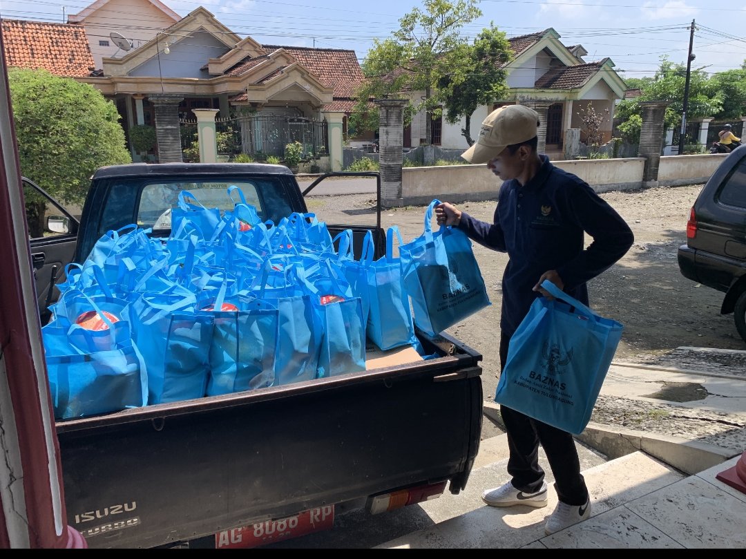 BAZNAS Tulungagung Salurkan 485 Paket Sembako Si Fitri