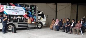 Diskopindag Memberangkatkan Ekspor Gerabah Perdana UMKM Klinik Ekspor  Malang ke Jepang