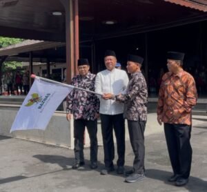 Bupati Tulungagung Didampingi Ketua BAZNAS Lepas Armada Angkut Beras 45,6 Ton  untuk Zakat Fitrah