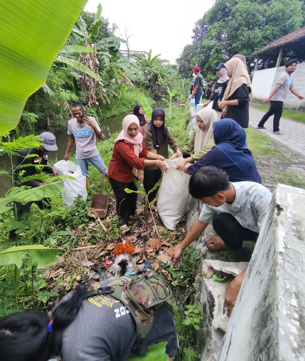 Jejak Air, Jejak Kehidupan: Aksi Kolaboratif Tulungagung pada Hari Air Sedunia 2025