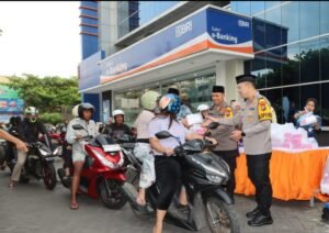 Polres Tulungagung dan Bank BRI Berbagi Takjil, Ramadhan Penuh Kepedulian