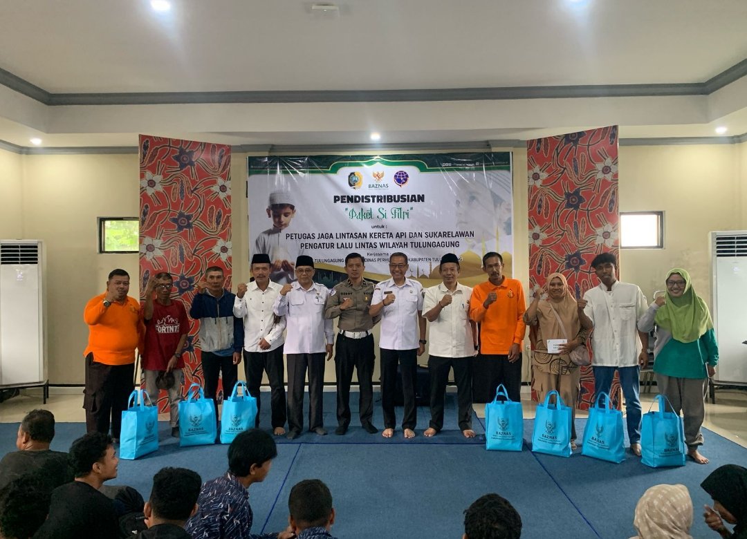 BAZNAS dan Dinas Perhubungan Tulungagung Bersinergi Salurkan Bantuan Lebaran