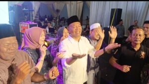 Lautan Manusia Padati Rumah Bupati Gatut Sunu dalam Balutan Silaturahmi Idul Fitri