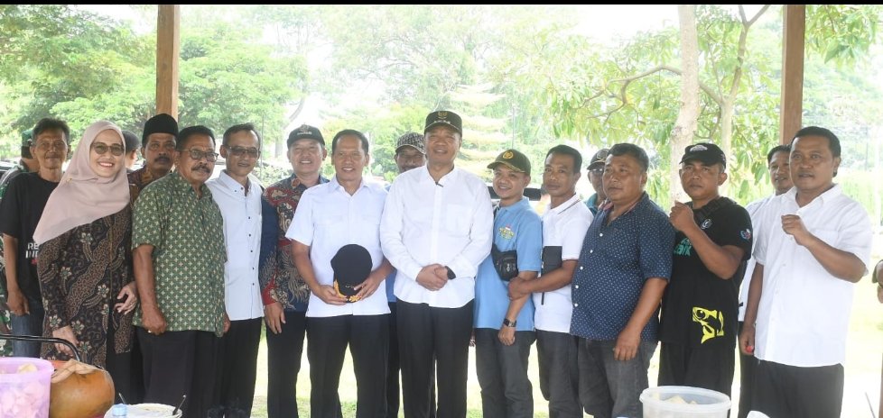 Bupati Gatut ‘Gaspol’ Infrastruktur Pertanian Rejotangan, BLT Desa Turut Disalurkan