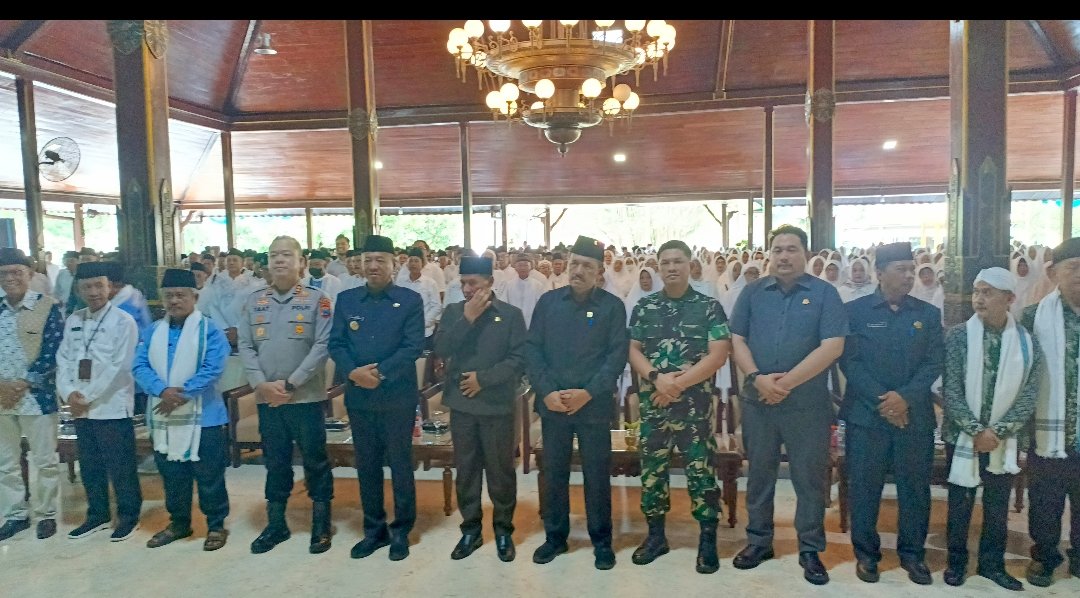 Bupati Gatut Lepas 1.052 Calon Haji Tulungagung, Jemaah Termuda 18 Tahun