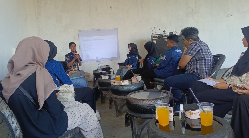 Angkringan Lawe Bertransformasi: Gemblengan ‘Soft News’ Lahirkan Jurnalis Muda Berjiwa Tajam