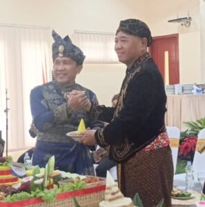 Tasyakuran Hardiknas, Bupati GS Dorong Pendidikan Berakar Budaya  dan Akhlak Mulia