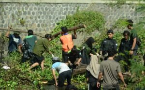 Harapan di Tepi Sungai”: Milad ke-23, Mapala UIN SATU Sentuh Isu Lingkungan dan Pendidikan Anak