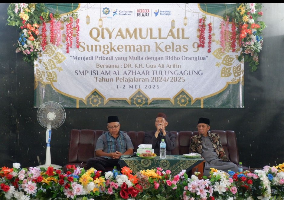 “Sujud Bakti” di Al Azhaar: Sentuhan Kalbu Eratkan Pelita Keluarga