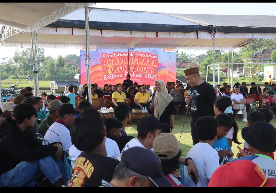 Polres Tulungagung Latih Warga Terbangkan Balon Udara Aman, Songsong Festival Juni 2025