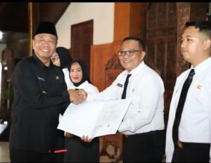 Bupati Tulungagung Serahkan SK CPNS dan PPPK, Dorong ASN Jadi Agen Perubahan
