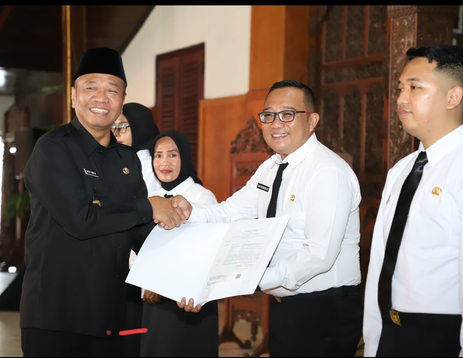 Bupati Tulungagung Serahkan SK CPNS dan PPPK, Dorong ASN Jadi Agen Perubahan