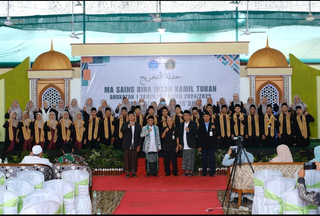 Menapak Jalan Ilmu dan Iman: Haflah Takhrij Angkatan Pertama MA Sains Bina Insan Kamil Tuban