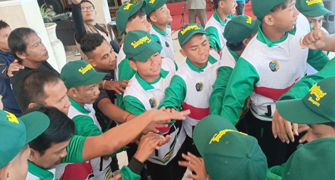 Wabup Ahmad Baharudin Lepas Tim Sepak Bola Tulungagung Menuju Porprov Jatim 2025: Target Juara