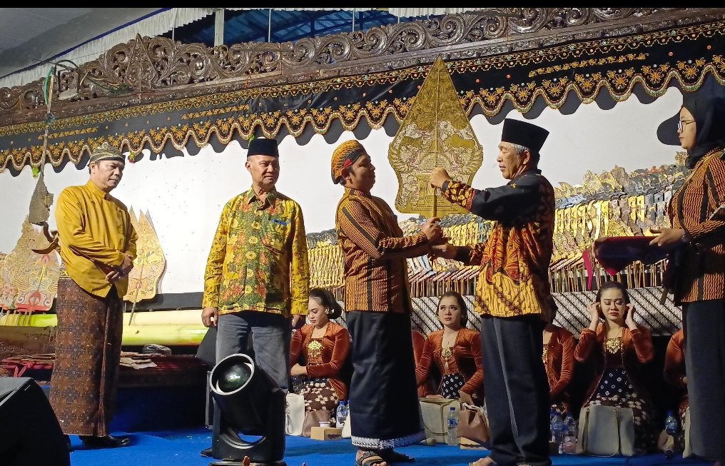 Pentas Wayang “Bima Suci” Menyatu dengan Alam: Desa Kendalbulur Gaungkan Perdes Lingkungan Lewat Budaya Leluhur