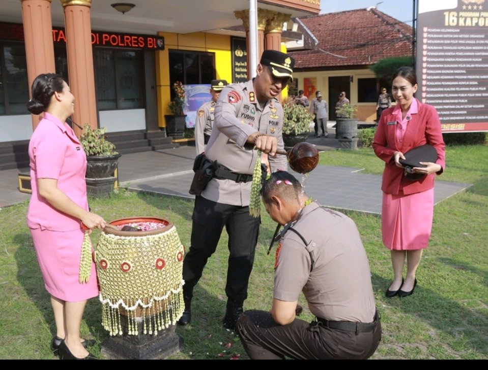 44 Personel Polres Blitar Kota Naik Pangkat: Bukti Nyata Dedikasi Tanpa Lelah