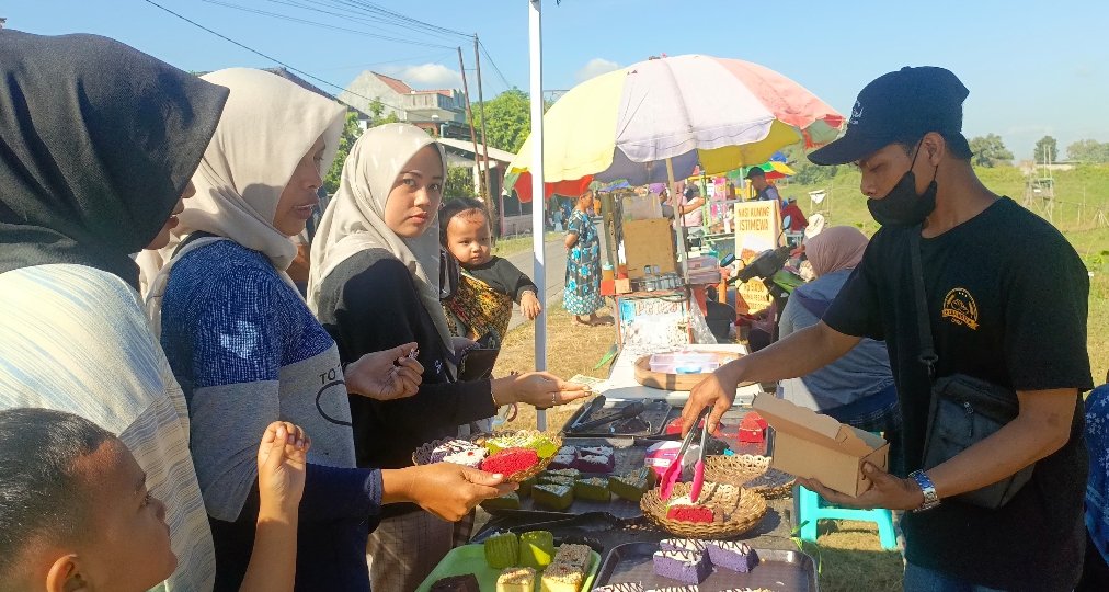 CFD Desa Jempol” Pertama di Moyoketen: Gairahkan UMKM, Hangatkan Silaturahmi Warga