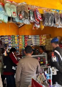 Satpol PP dan Bea Cukai Blitar Gencarkan Operasi Rokok Ilegal: Edukasi dan Penegakan Hukum Berjalan Beriringan