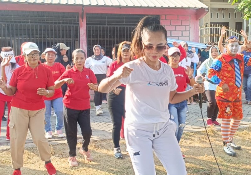 CFD Jempol Moyoketen Ramaikan Minggu Pagi, Warga Antusias Ikuti Senam dan Dukung UMKM