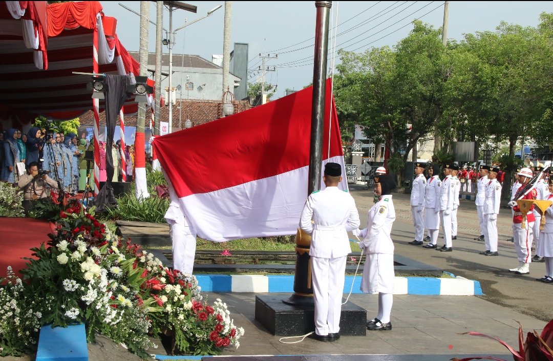 Meriah dan Khidmad dengan Nuansa Adat Jawa, Tulungagung Peringati HUT ke-80 RI