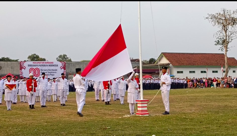 Upacara Penurunan Bendera di Gondang Jadi Momentum Refleksi Semangat Kemerdekaan RI