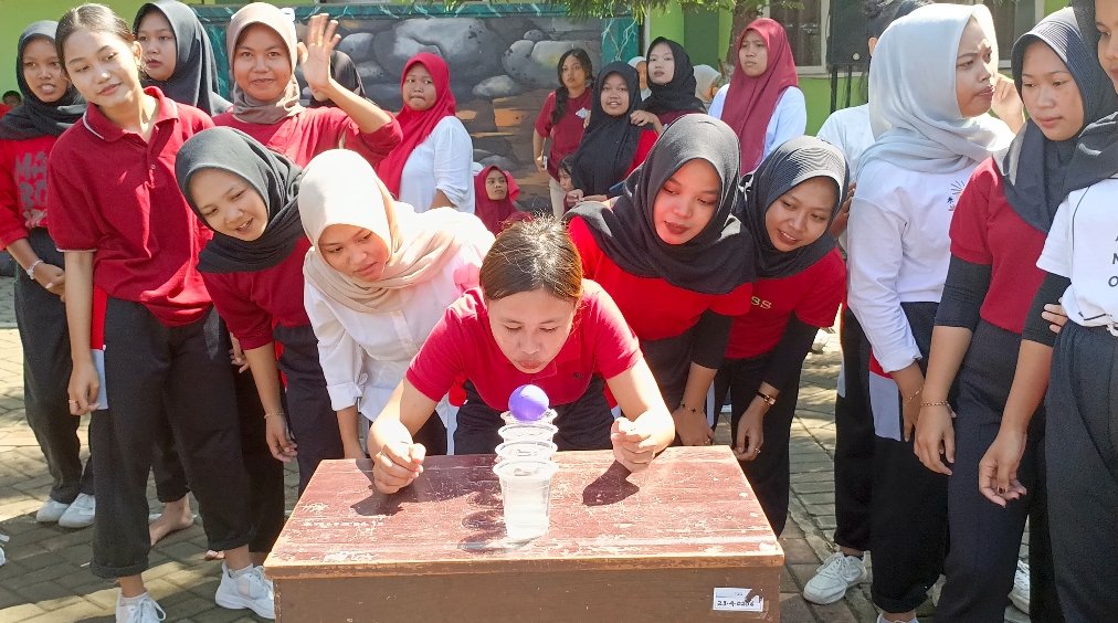 SMKN 1 Boyolangu Tanamkan Nasionalisme Lewat Lomba Kreatif HUT RI ke-80
