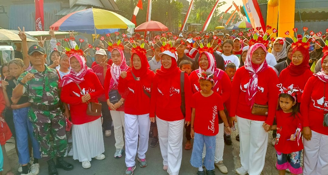 Ribuan Warga Gedangsewu Meriahkan Jalan Sehat HUT RI ke-80
