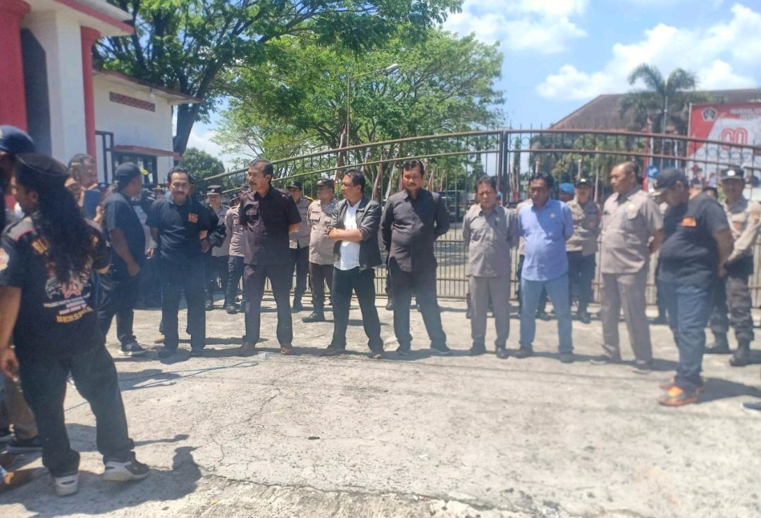 GPI Demo DPRD Blitar, Tuding Gerindra Hambat Pembangunan