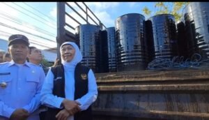 Pemprov Jatim Salurkan 300 Drum Aspal untuk Perbaikan Jalan Tulungagung