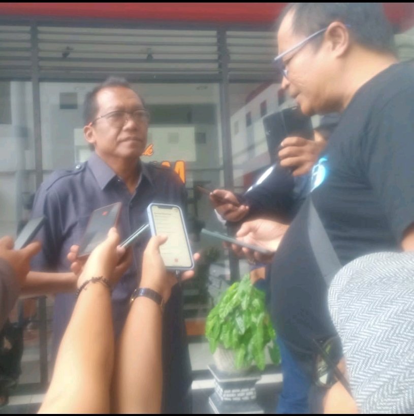 Ketua DPRD Blitar Temui GPI Saat Aksi di Depan Gedung Dewan