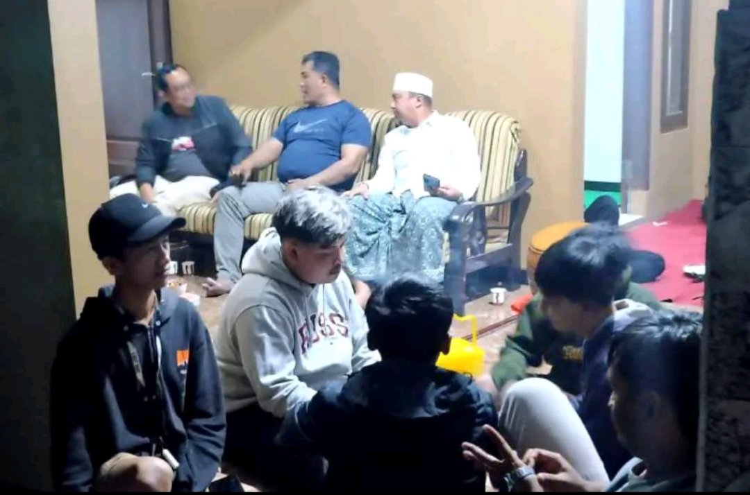 Pam Swakarsa Jadi Tangan Hangat Warga Klampok untuk Menjaga Damai Blitar