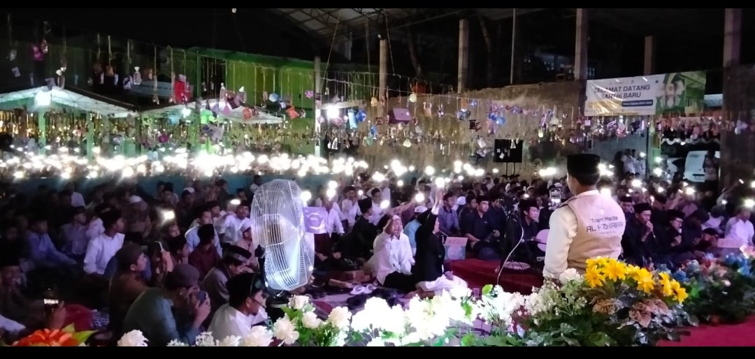 Hujan Menyapa, Sholawat Tetap Menggema di Al Azhaar: Doa Mengalir untuk Indonesia Damai dan Makmur