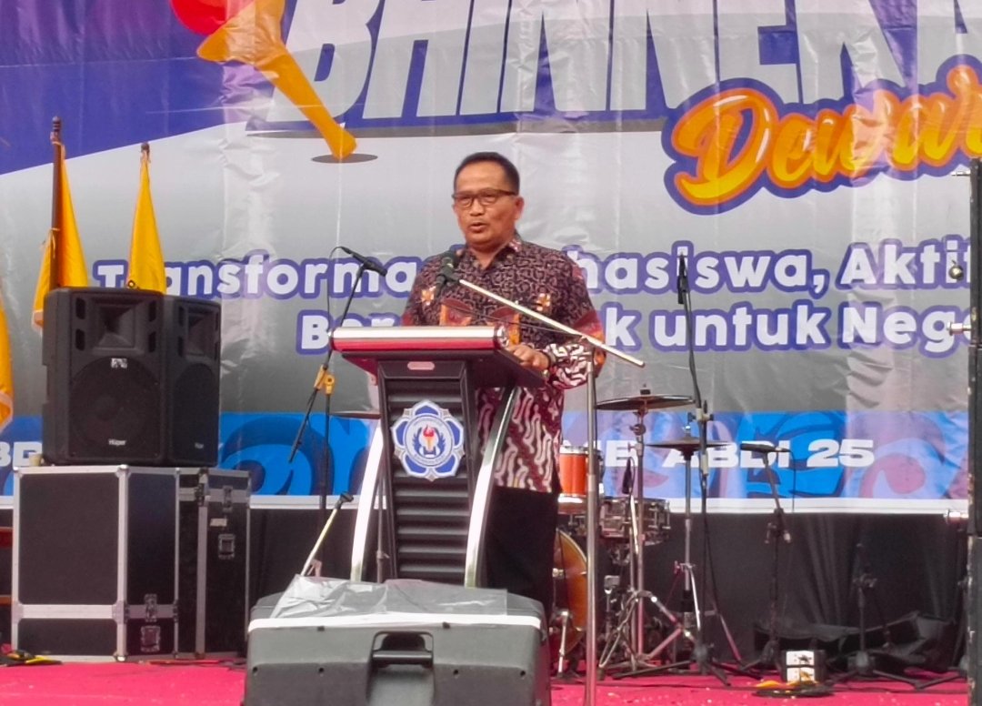 Rektor Tutup PKKMB Universitas Bhinneka PGRI: Wajah Tanda Tanya Mahasiswa Baru Kini Jadi Jawaban Optimisme