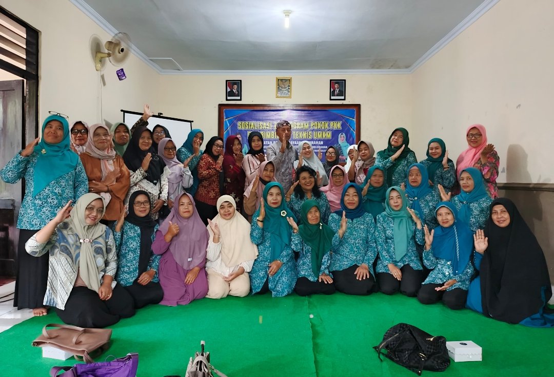 PKK Kelurahan Ngantru Dorong UMKM Lewat Pelatihan Keterampilan Perempuan