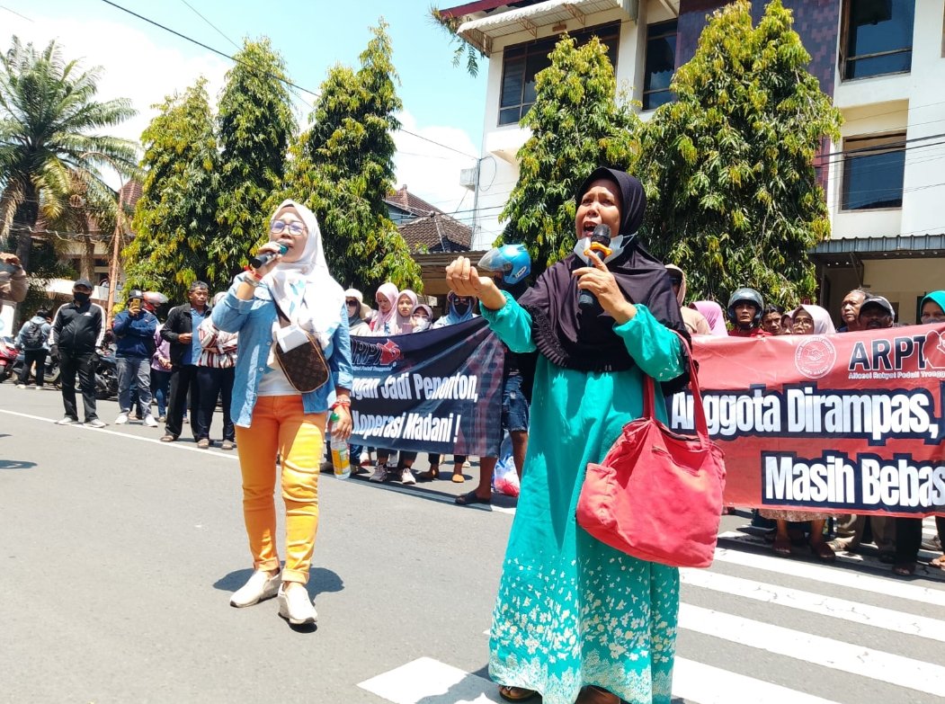 Aksi di Trenggalek, 100 Hari Tanpa Kepastian, Anggota KSPPS Madani Geruduk DPRD