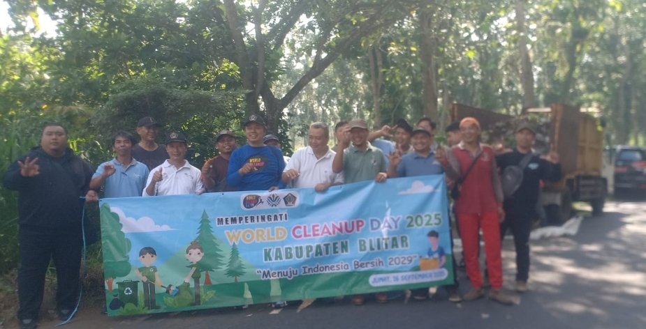 DLH Blitar Gaungkan Aksi Bersih-Bersih di Lodoyo, Kelola Sampah dari Sumbernya