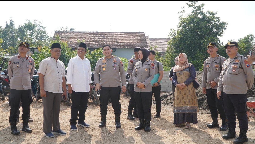Kapolres Blitar Dukung Rekrutmen Relawan SPPG YKB di Desa Jimbe: Sinergi Polri dan Masyarakat untuk Gizi Anak Bangsa