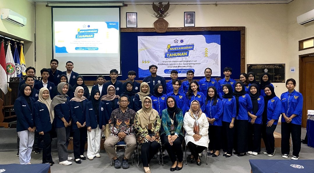 Universitas Bhinneka PGRI Bangun Generasi Berintegritas Lewat Musyawarah HMP PPKn