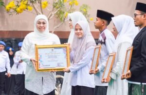 Gubernur Khofifah: Santri Harus Adaptif dan Berdaya Saing Global