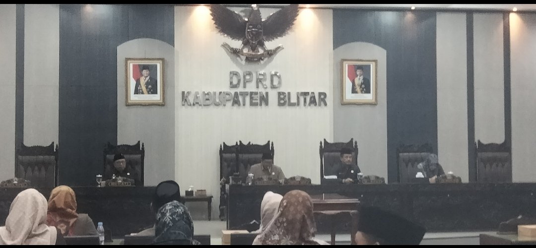 Rapat Paripurna: DPRD dan Pemkab Blitar Tandatangani Nota Kesepakatan KUA-PPAS 2026