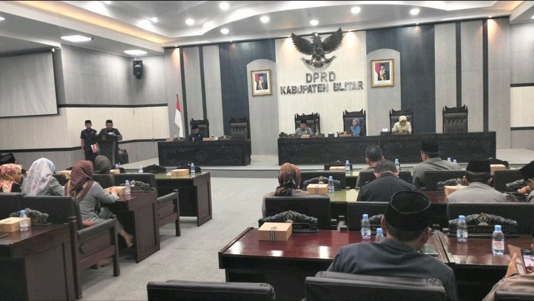 Rapat Paripurna DPRD, Bupati BlitarBLITAR, HARIAN-NEWS Sampaikan Nota Keuangan dan Raperda APBD 2026