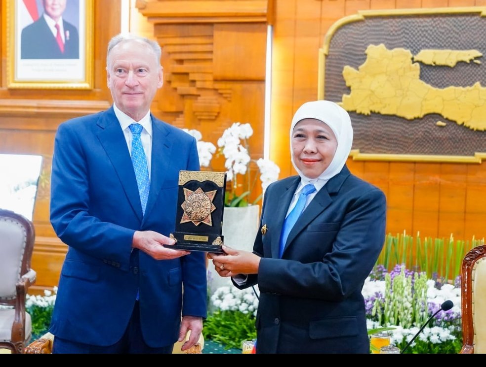 Khofifah Bahas Kolaborasi Maritim dan Pendidikan dengan Penasihat Presiden Rusia