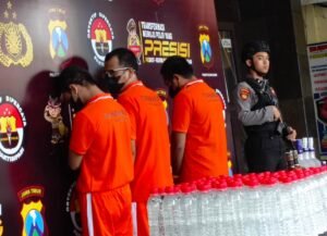 Polisi Bongkar Jaringan Miras Ilegal di Dunia Maya, Transaksi COD Jadi Kedok