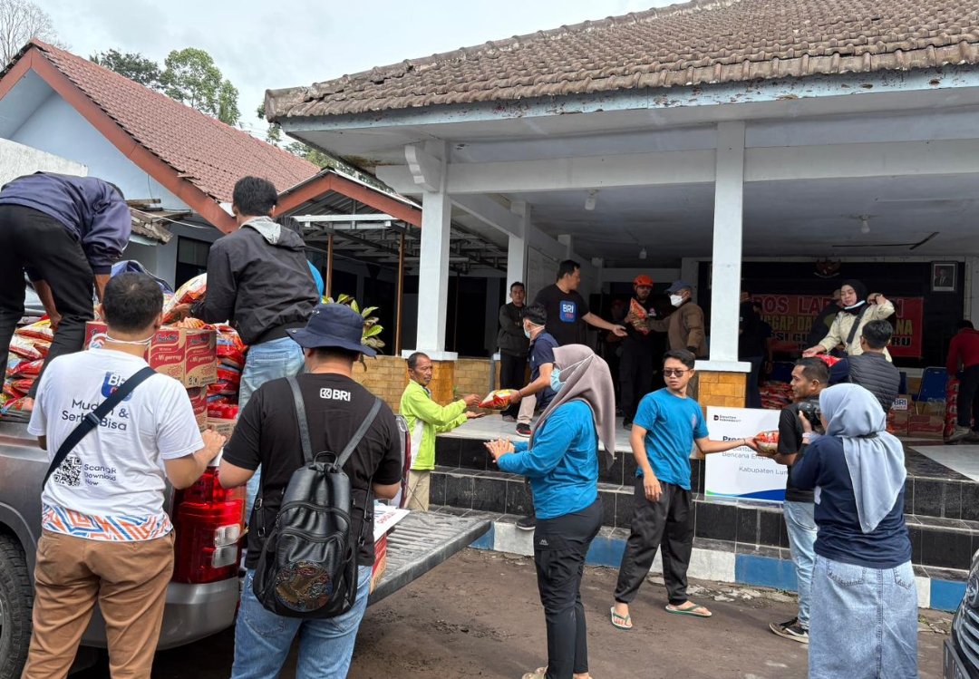 BRI Peduli Salurkan Bantuan Darurat untuk Warga Terdampak Erupsi Semeru di Lumajang